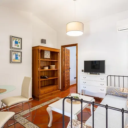 Apartahotel Puerta De Aduares Marbella